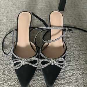 Elegant Black Women's Shoes with Rhinestone Accents